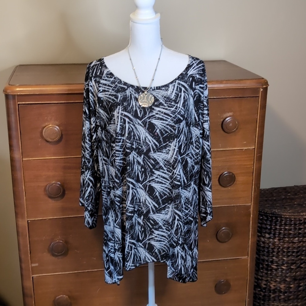 BRITTANY BLACK WOMAN Shimmer Sequin tunic SZ 2X